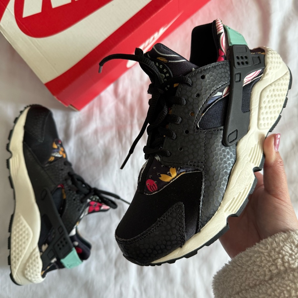 Nike Air Huarache 'Aloha'